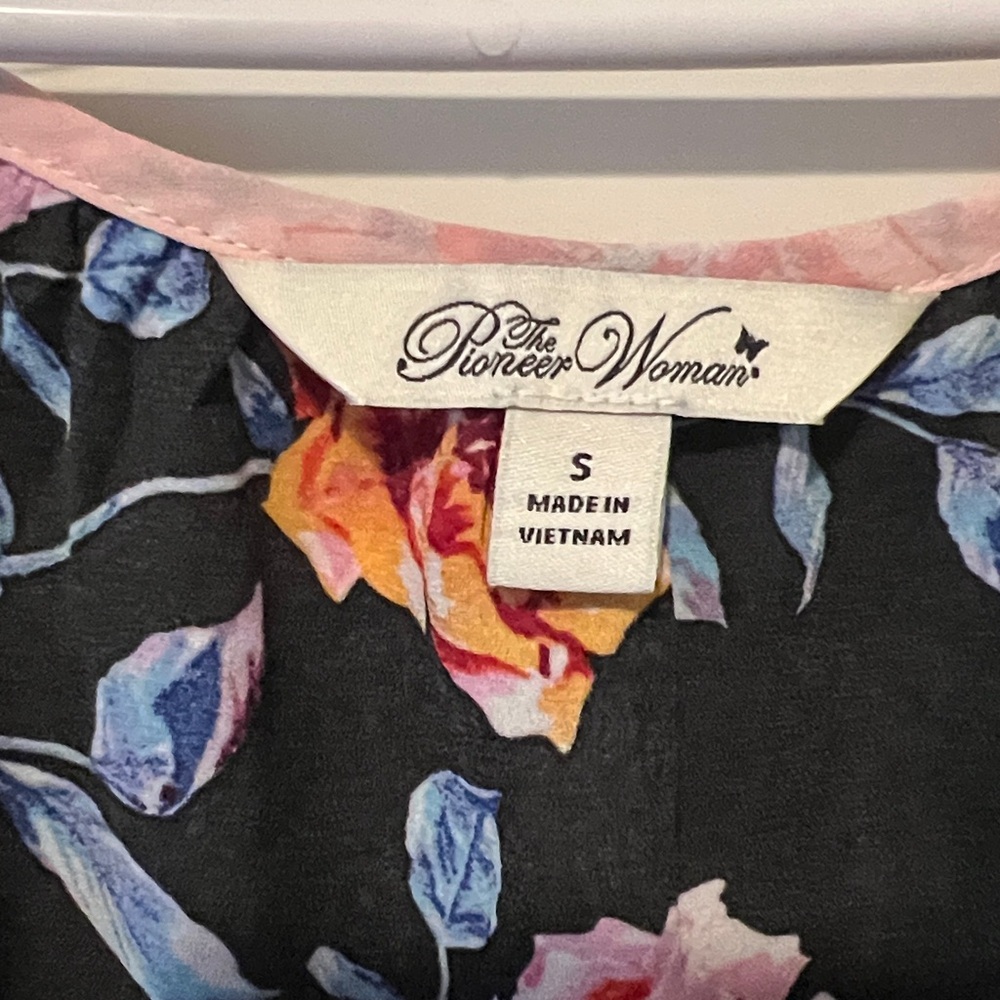 NWT This Pioneer Woman size Small Mixed Print Peasant Blouse Floral Flowy - Picture 5 of 9